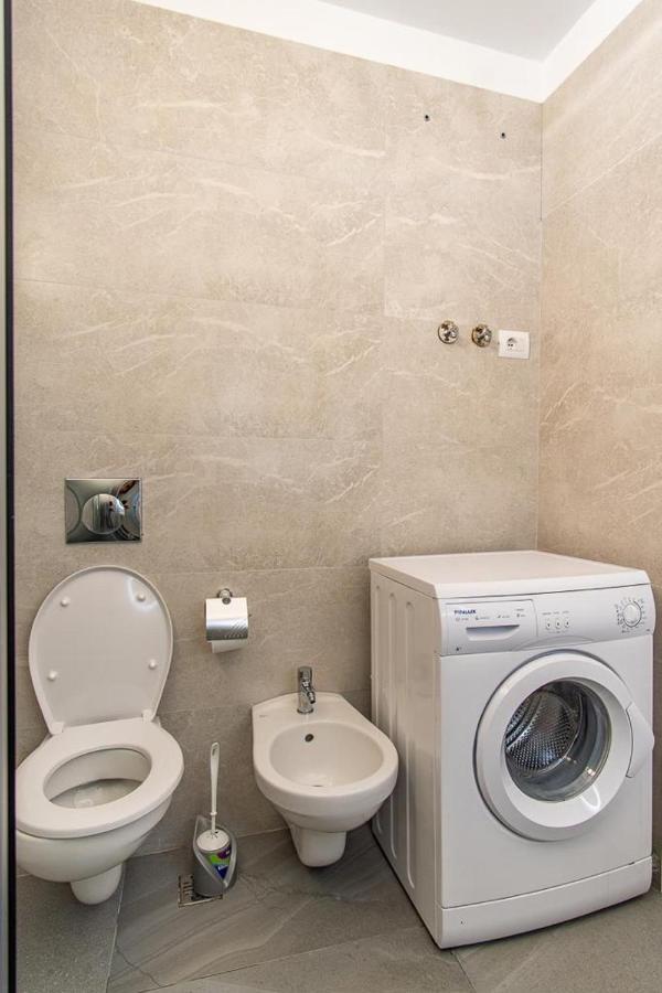 Ajten Apartments Дуррес Екстер'єр фото