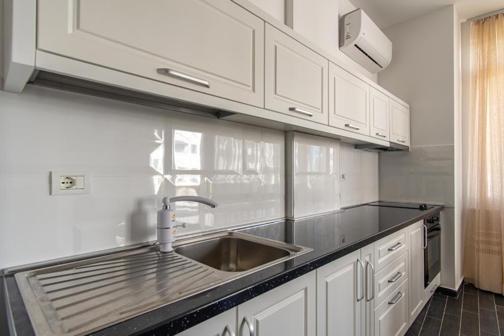 Ajten Apartments Дуррес Екстер'єр фото