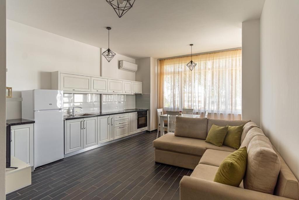 Ajten Apartments Дуррес Екстер'єр фото