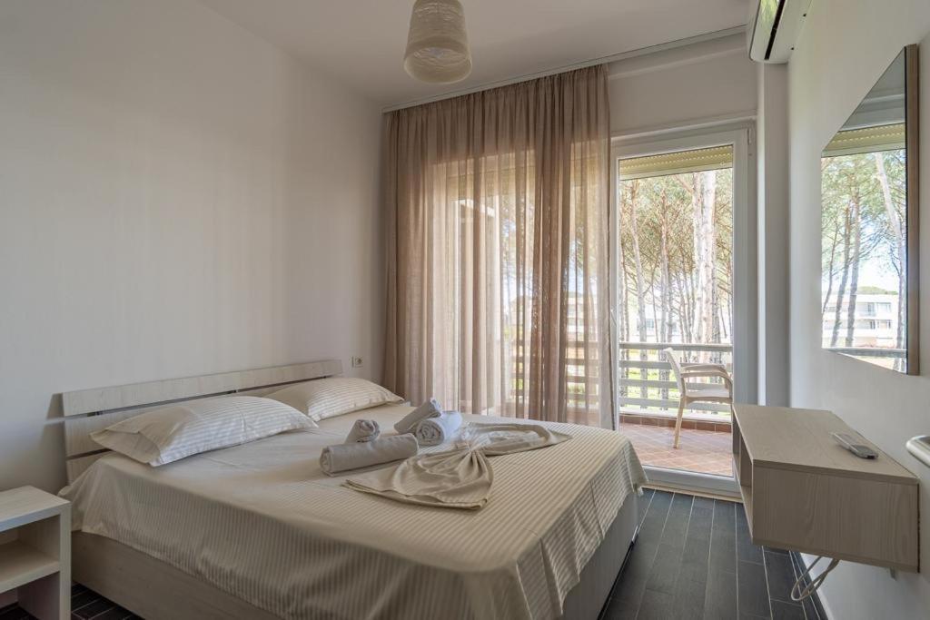 Ajten Apartments Дуррес Екстер'єр фото