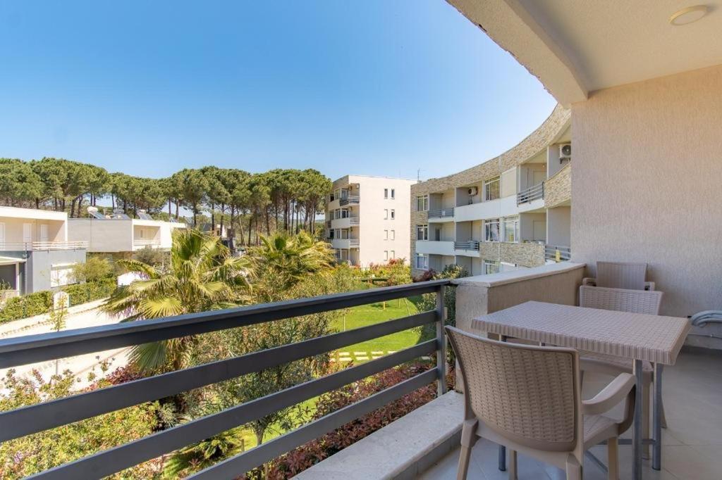 Ajten Apartments Дуррес Екстер'єр фото