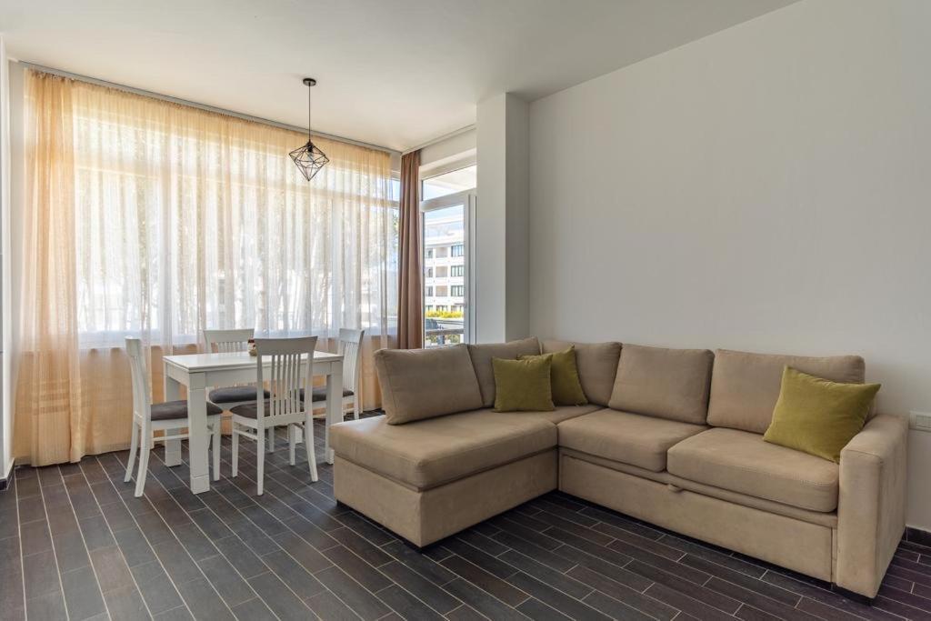 Ajten Apartments Дуррес Екстер'єр фото